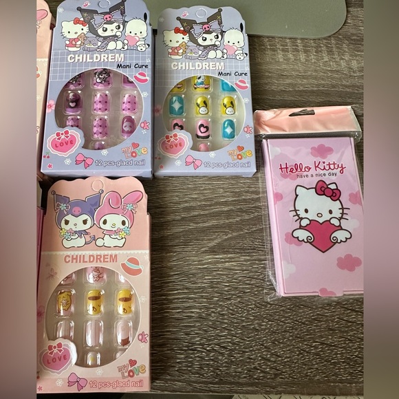 Hello Kitty Nails and vanity sets for girls - Picture 4 of 9